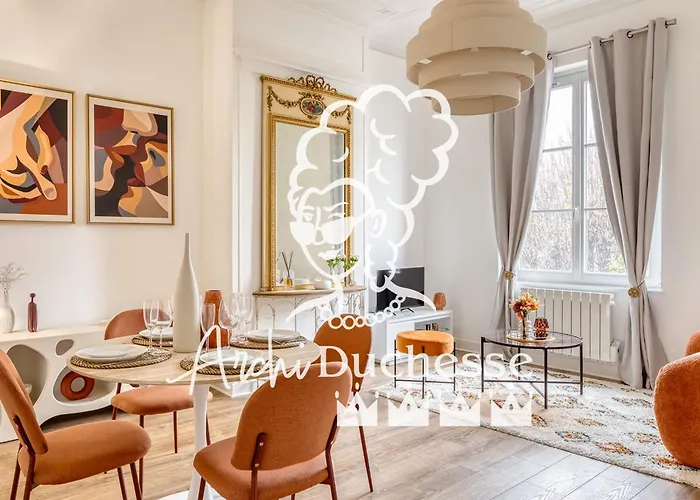 Le Lauroise Magnifique F2 Place Des Carmes Rouen Foto